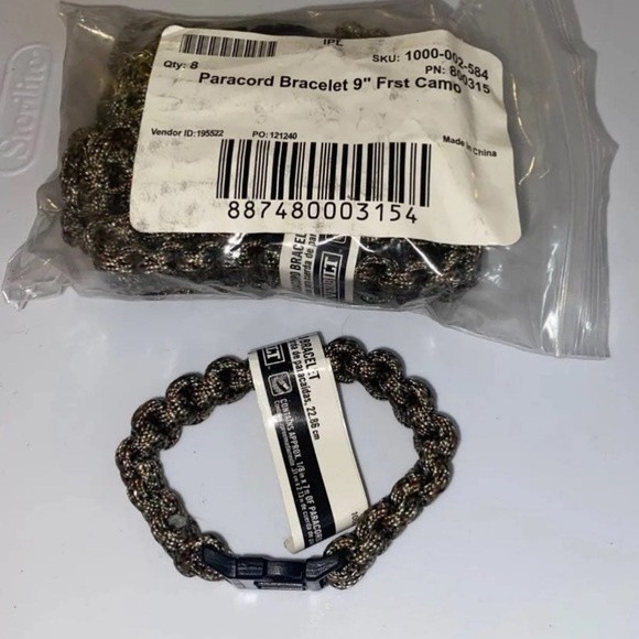 Paracord bracelets 8-pack camo - Picture 1 of 1